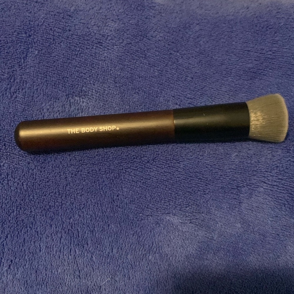 Brand new The Body Shop Makeup brush